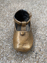 BEAUTIFULL Vintage Copper Bronze Baby Shoes  Brass  Baby SHOE DECORATIVE PIECE